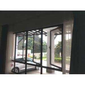 SCREEN WITH MINI WINDOW